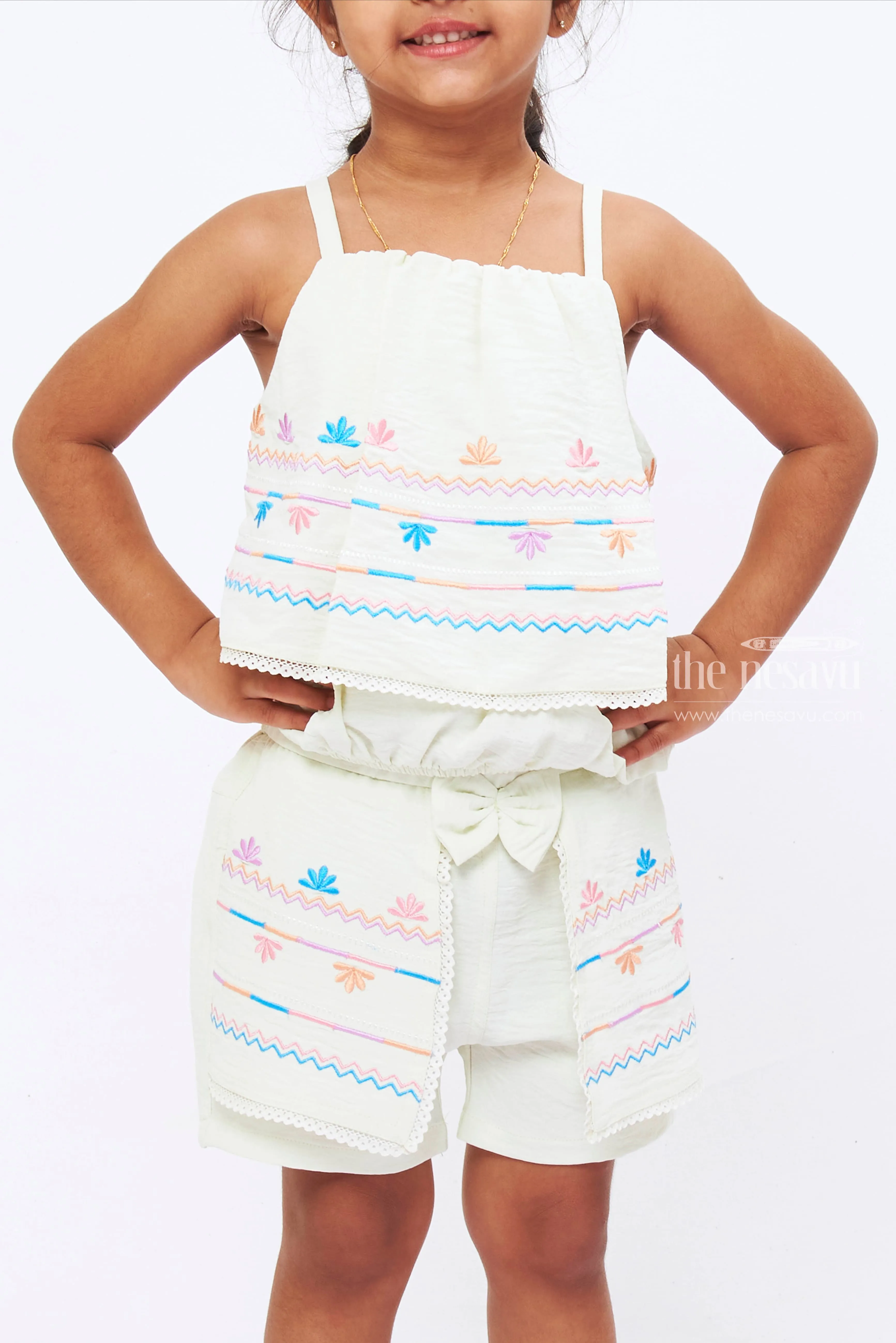 Girls' Embroidered White Top and Shorts Set - Playful Lace Trim Detailing