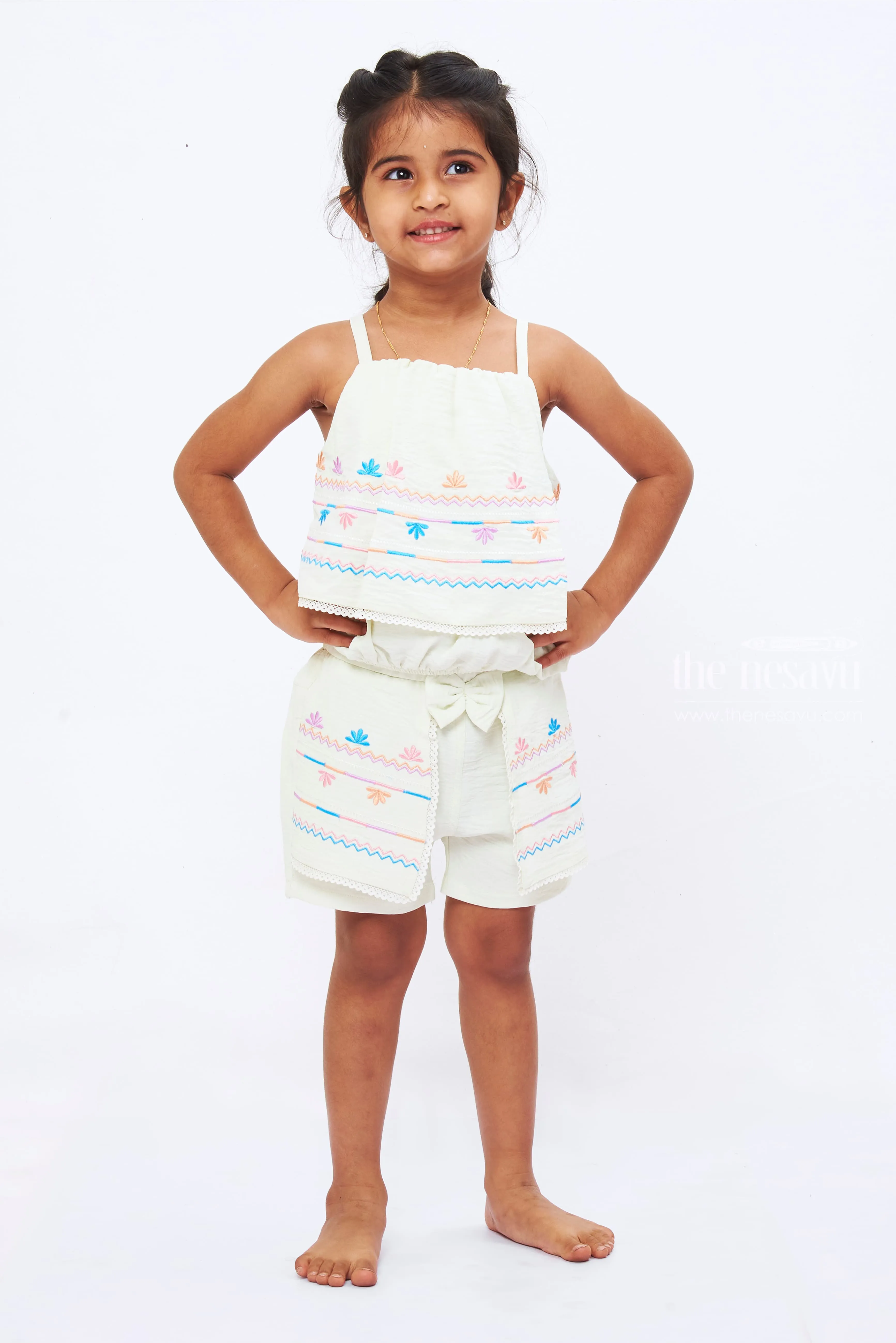 Girls' Embroidered White Top and Shorts Set - Playful Lace Trim Detailing