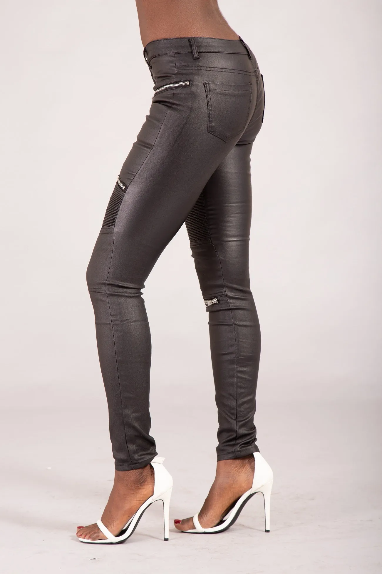 OnyxEdge Faux Leather Skinny Jeans with Zipper Details